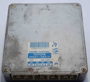 Toyota Crown (1996) E-JZS151 - 1JZ-G 2WD Engine Control Unit 89661-3A210