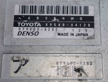 Toyota Ipsum Engine Control Unit 89540-44120 - Computer 179400-8282 - TA-ACM26W - 2AZ-FE/4WD/ABS