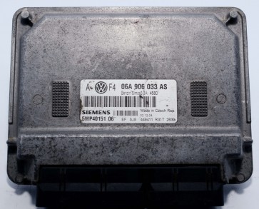 VW Volkswagen Golf Engine Control Unit 06A 906 033 AS 5WP40151