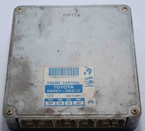 Toyota Crown (1996) E-JZS151 - 1JZ-G 2WD Engine Control Unit 89661-3A210