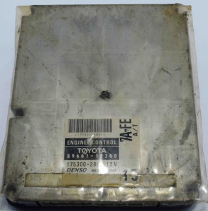 Toyota Corolla AE112 Engine Control Unit 89661-1E350 7A-FE A/T