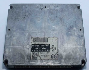 Toyota Engine Control Unit 89661-17590 - Brain Box 1ZZ-FE M/T