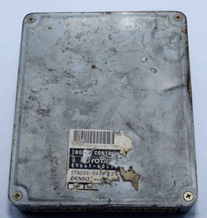 Toyota Engine Control Unit 89661-60570 - 3RZ-FE
