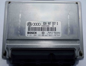A83 Audi Volkswagen Engine Control Unit 8D0907557S - 0261204183 